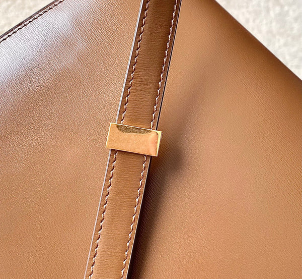 CELINE MEDIUM CLASSIQUE BAG 24CM GOLD CALFSKIN