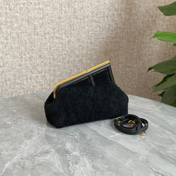 FENDI FIRST MINI 26 BAG IN LANA NERA CON FERRAMENTA ORO