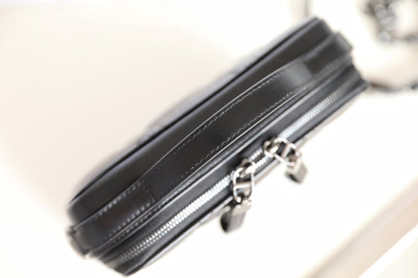 BORSA CARO BOX 19 IN PELLE DI VITELLO NERA