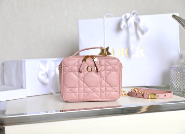 BORSA CARO BOX 19 IN PELLE DI VITELLO ROSA CHIARO