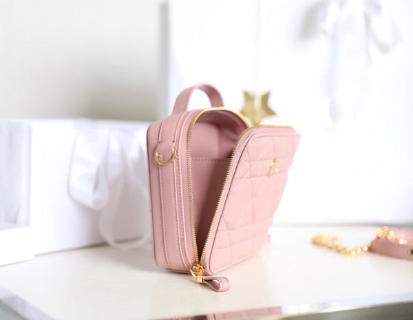 BORSA CARO BOX 19 IN PELLE DI VITELLO ROSA CHIARO