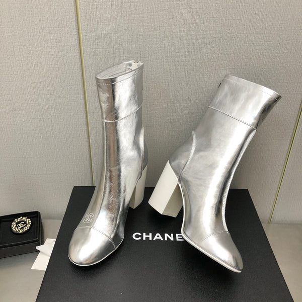 HIGH HEEL ANKLE BOOTS IN SILVER CALFSKIN