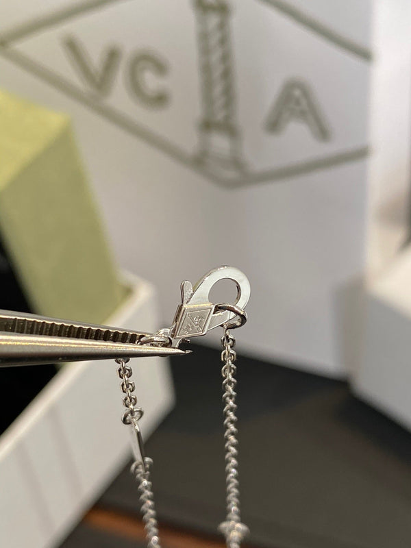 VCA Clover Vintage Turquoise Sliver 1 Diamond Necklace