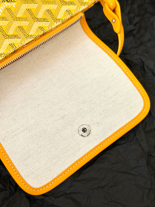 PORTAFOGLIO PLUMET POCKET 20 IN TELA GOYARDINE GIALLA E FINITURE IN PELLE DI AGNELLO