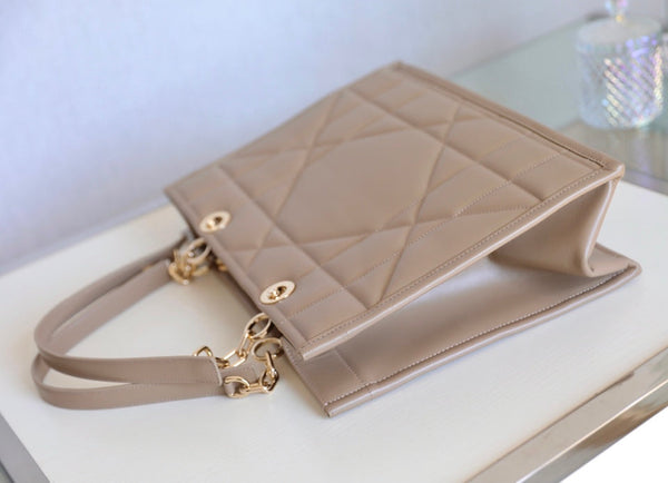 BORSA TOTE BOOK 36 GRANDE IN PELLE DI VITELLO BEIGE CREMA