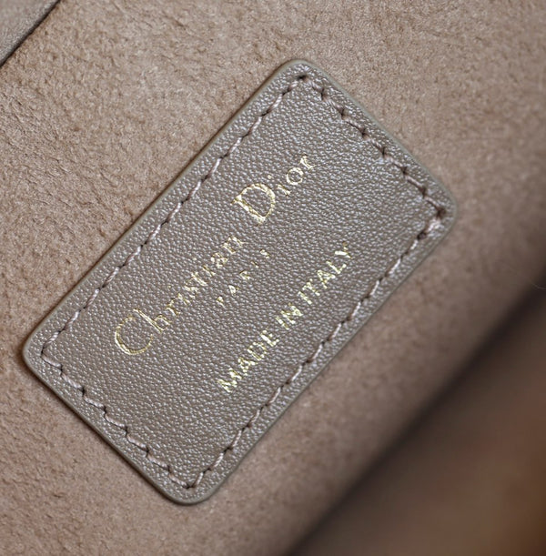 BORSA TOTE BOOK 36 GRANDE IN PELLE DI VITELLO BEIGE CREMA