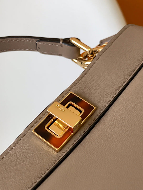 Peekaboo ISeeU Petit sac 20 en agneau marron GHW