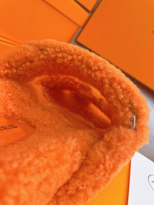 sandalo chypre lana di agnello arancione