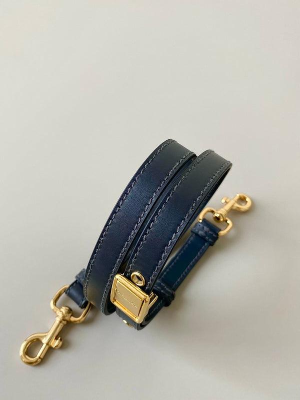 medium cd east west bobby 22cm blue oblique canvas