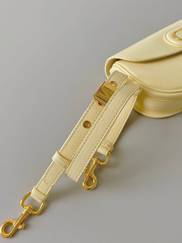 medium cd east west bobby 22cm cream calfskin ghw