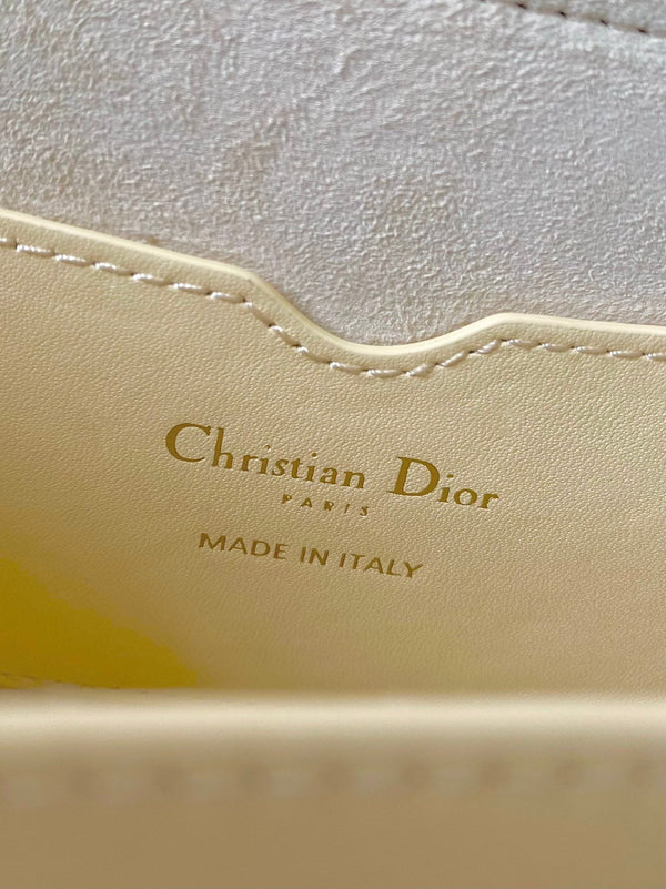 medium cd east west bobby 22cm cream calfskin ghw