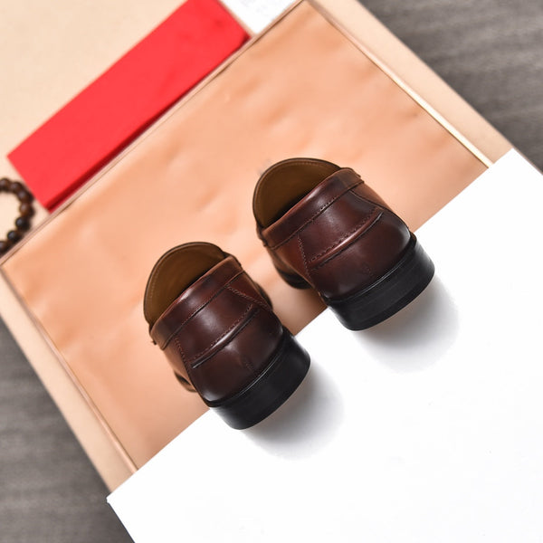 Mocassino da uomo GG in pelle di vacchetta marrone 522701