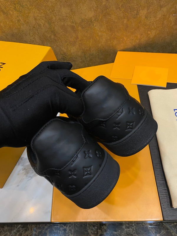 LV RIVOLI SNEAKER BLACK MONOGRAM