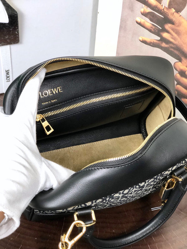 BORSA LOE AMAZONA 19 IN PELLE DI VITELLO NERA E JACQUARD MONOGRAMMA