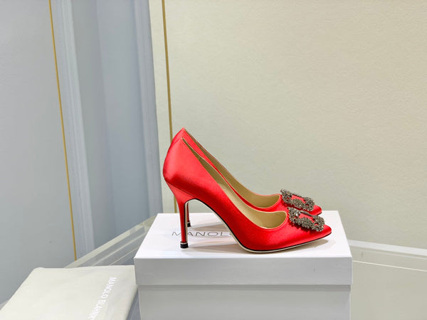 Manolo Diamond Buckle Pumps 10cm Red Silk 574251