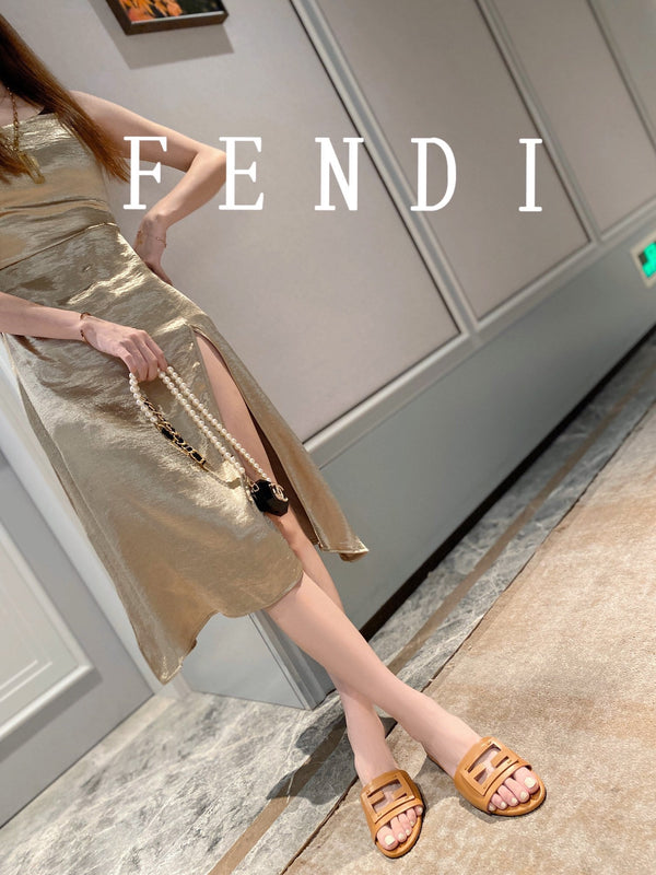 FENDI BAGUETTE SLIDES IN COPPER BROWN LAMBSKIN