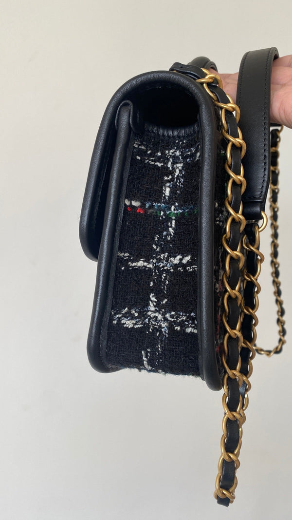 CC 2025 Small Flap Bag 21 Black Tweed Leather Gold Hardware