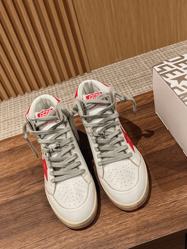 SKY-STAR SNEAKERS IN WHITE NAPPA LAMBSKIN WITH RED STAR AND HEEL TAB