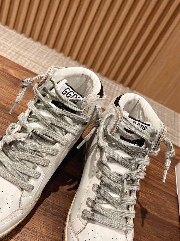 SKY-STAR SNEAKERS IN WHITE NAPPA LAMBSKIN WITH BLACK STAR AND HEEL TAB