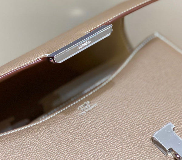 constance 24 etoupe pelle epsom hardware argento