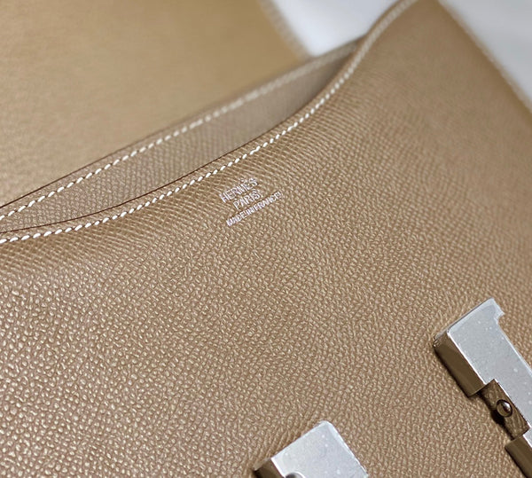 constance 24 etoupe pelle epsom hardware argento