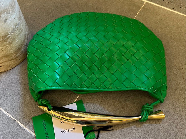 SARDINE 33 WITH CHAIN IN SHAMROCK GREEN LAMBSKIN