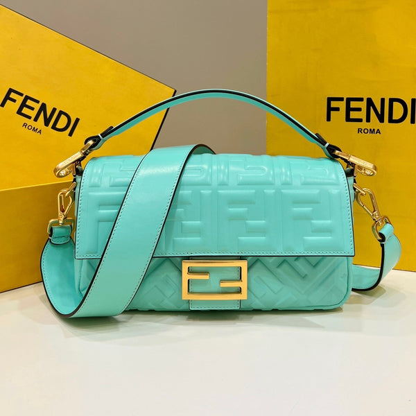 Baguette 27 cm Tiffany Blue Agnello Hardware Oro