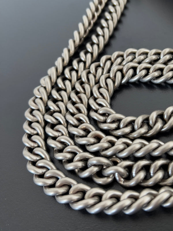 CRUSH CHAINED BAG 25 IN BEIGE QUILTED LAMBSKIN SILVER HARDWARE