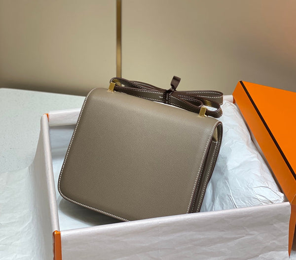 constance 24 etoupe pelle epsom hardware dorato