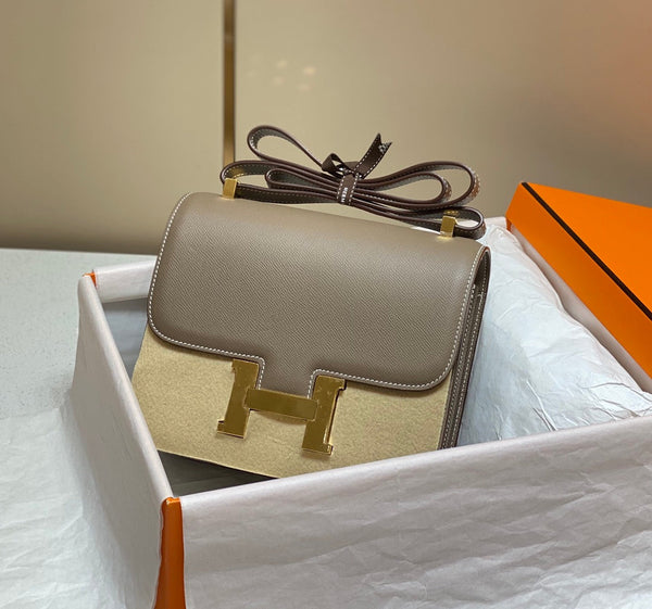 constance 24 etoupe pelle epsom hardware dorato