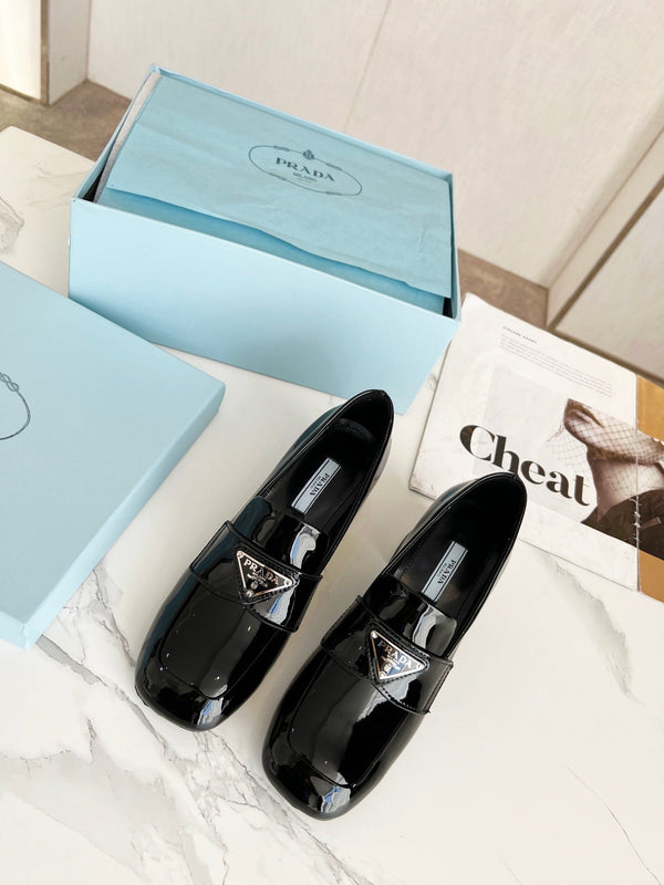 Prad 26S 5.5cm Block Heel Loafers Black Patent Leather 147124