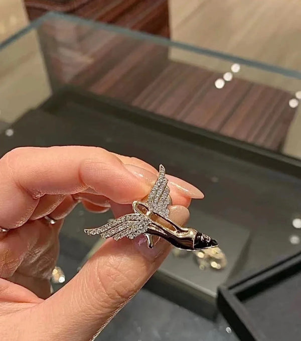 CC Brooch Pink Gold 172290