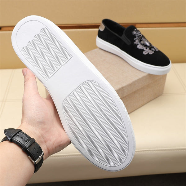 Mocassini slip-on da uomo GG in pelle scamosciata nera 545715