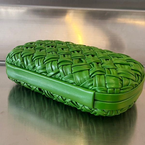 KNOT 19 IN EMERALD GREEN LAMBSKIN