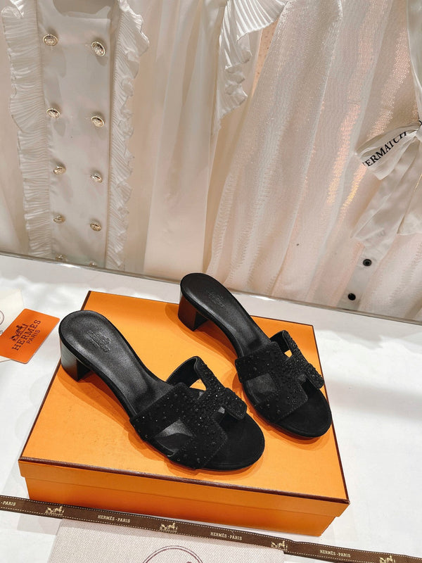 SANDALI OASIS IN PELLE DI AGNELLO CON ATTACCO IN CRISTALLO-NERO