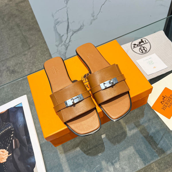 Sandalo Giulia in pelle di vitello color cuoio