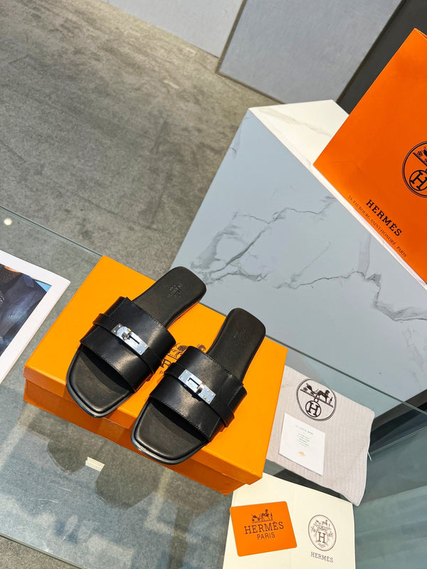 Sandalo Giulia in pelle di vitello nera