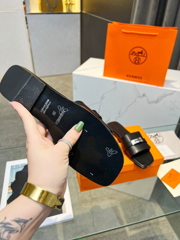 Sandalo Giulia in pelle di vitello nera