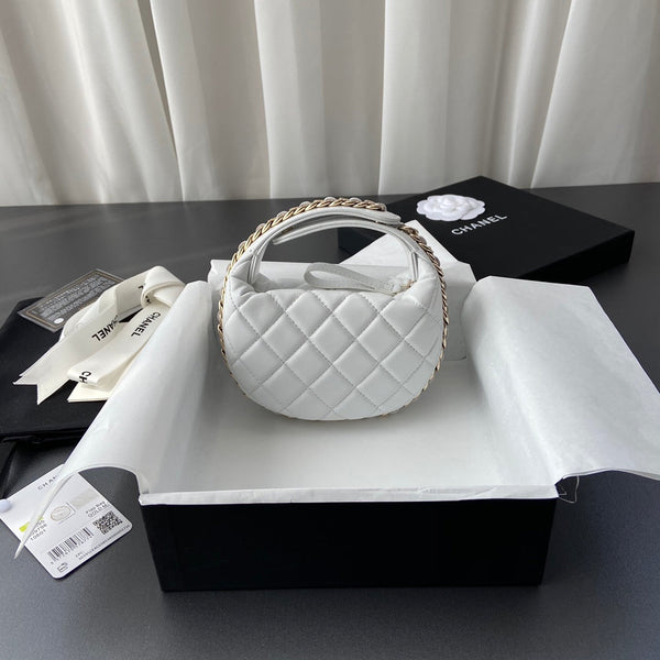 CC Pouch Bag 16cm White Lambskin GHW 229975