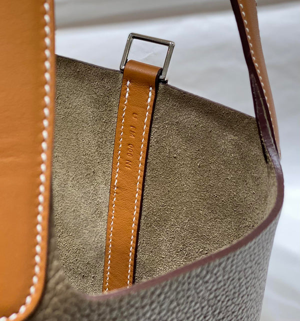 picotin lock 18 etoupe gold togo shw