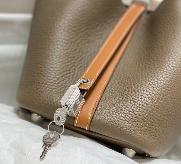 picotin lock 18 etoupe gold togo shw