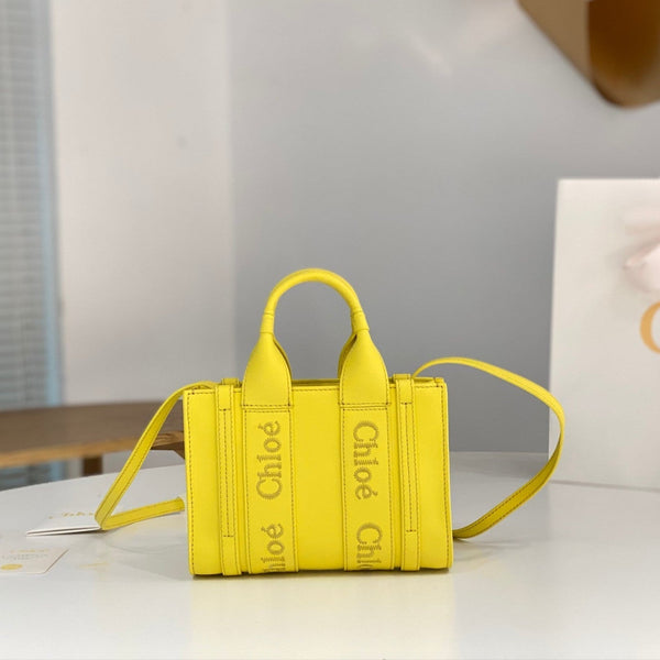 Borsa tote Chloé Woody mini 20 cm in pelle di vitello gialla