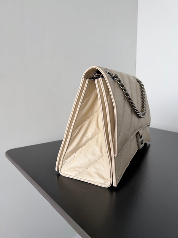 CRUSH CHAINED BAG 32 IN BEIGE QUILTED LAMBSKIN SILVER HARDWARE