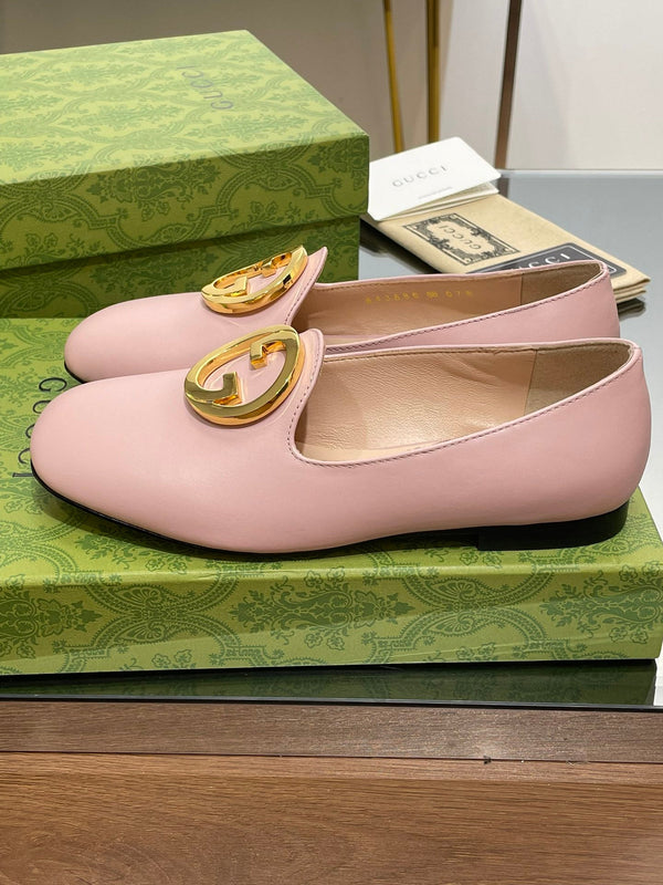 BLONDIE LOGO-PLAQUE LOAFERS IN LIGHT PINK CALFSKIN