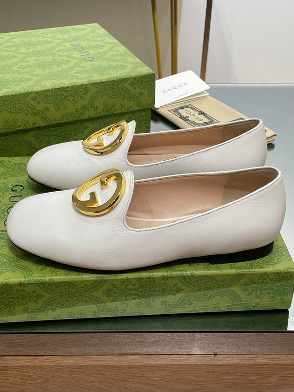 BLONDIE LOGO-PLAQUE LOAFERS IN WHITE CALFSKIN