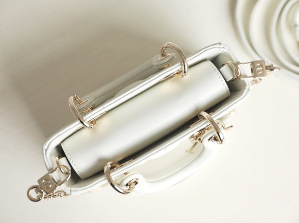 LADY D-JOY MICRO 16 IN PELLE DI AGNELLO BIANCA