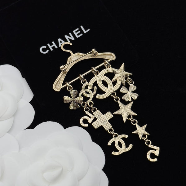 CC Brooch Light Gold 173159