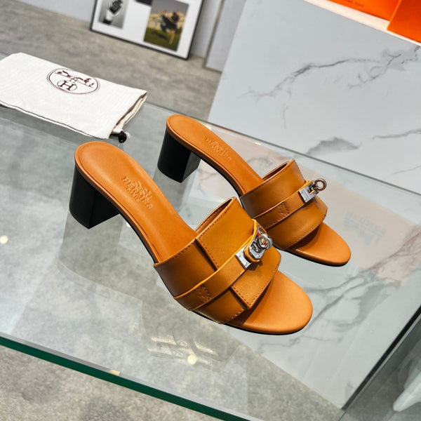 Sandalo Gigi 50 in pelle di vitello color cuoio
