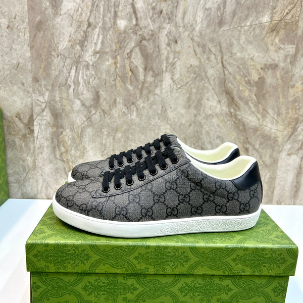 GG Men's Supreme Sneaker Black Canvas 525926