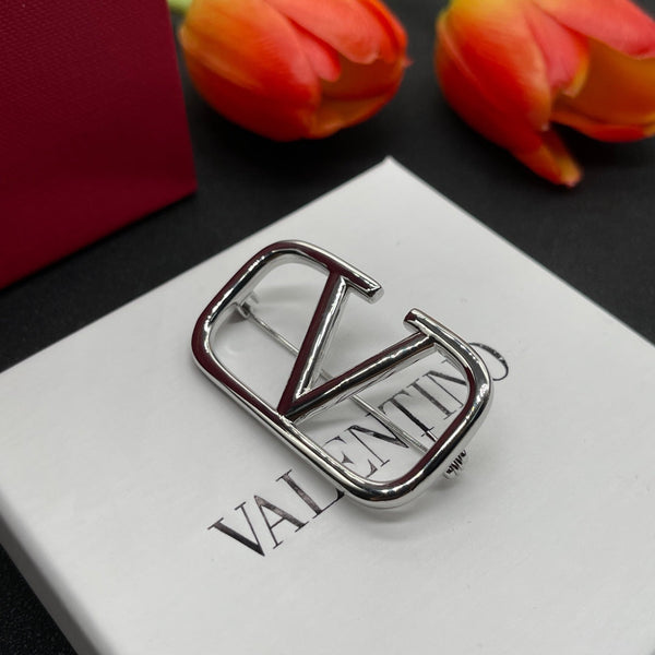 VT Brooch 179139